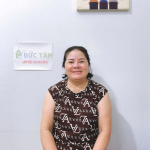 Cô Tuyết, sinh năm 1968, quê quán Bạc Liêu. - Công việc mong muốn: Giúp việc nhà – Chăm ông bà.