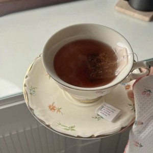 CẦN CÔ CHĂM BÀ NẰM LIỆT – LƯƠNG 10 TRIỆU