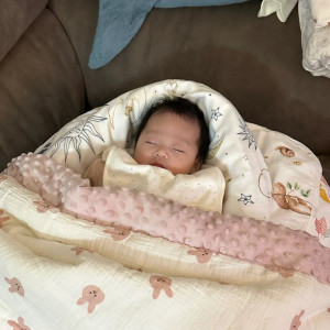 Ba mẹ tìm bảo mẫu cho em 3 tháng tuổi.