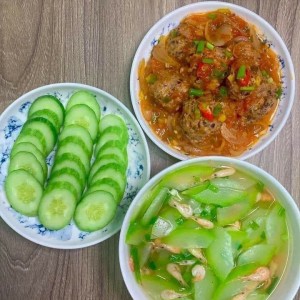 Tuyển gấp chị giúp việc trẻ tuổi dưới 45 nhanh nhẹn chịu khó lương 10 triệu : 0978609760