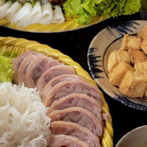 Nhà 2 Cô Chú Ở Chung Cư Quận Phú Nhuận. Tìm Chị Giúp Việc.