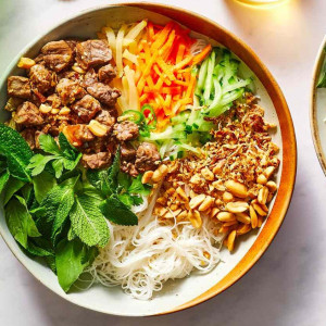 Cần rất gấp cô phụ quán bao ăn ở lại làm tại Bình Thạnh