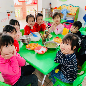 EM CẦN CHỊ NẤU ĂN CHO CÁC BÉ TRƯỜNG MẦM NON LƯƠNG 9 TRIỆU🍀