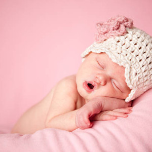 Cần cô chăm em bé làm ăn ở lại làm việc tại Q2