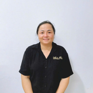 Chị Thoa, Sinh Năm 1977, Quê quán Vĩnh Long. - Công việc mong muốn: Chăm ông bà – Chăm bé – phụ việc nhà