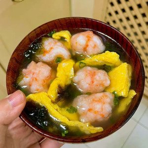 Tuyển gấp chị chăm sóc bà nhận ở lạ, Liên hệ em TÂM nhận việc: 0978609760