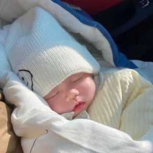 Em Hiện Đang Cần Một Chị Chăm Sóc Bé Sơ Sinh Dưới 45 Tuổi