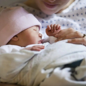 Gia Đình Cần Gấp Chị Đến Chăm Sóc Bé Chu Đáo