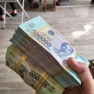 Sáng Nay Em Cần Gấp Chị Chuyên Giúp Việc Nhà