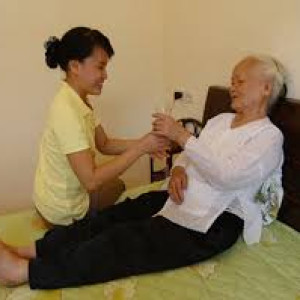 Gia đình em đơn chiếc tìm cô giúp việc về ăn ở lại gia đình.