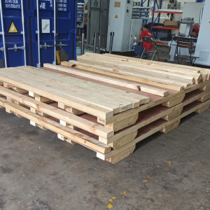 Hiện tại em cần thêm 3 lao động phổ thông nam, nữ đóng khuôn gỗ Pallet