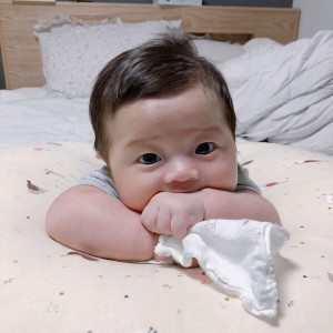 Nhà em quận Tân phú có em bé 3 tháng tuổi cần chị chăm sóc : 0978609760 ( có zalo)