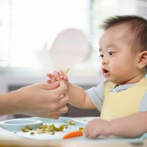 Cần gấp cô chăm bé 8 tháng tuổi – Lương 15 triệu