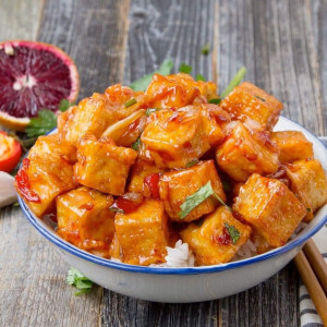 Nhà quận 6 có bé 7 tháng tuổi cần tìm chị bảo mẫu bao ăn ở lại