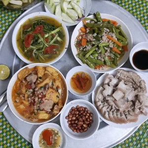 Gia Đình Có 4 Thành Viên Cần Chị Nội Trợ