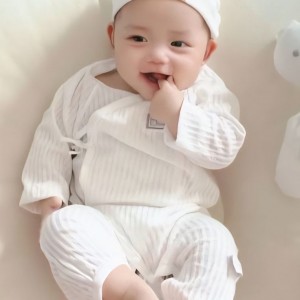 Em cần tuyển chị chăm em bé tại chung cư: 0978609760 ( có zalo)