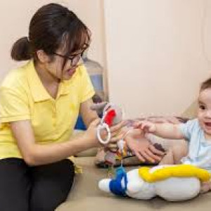 Cận Tết em cần tuyển gấp các cô giúp việc đi làm ngay ăn ở lại