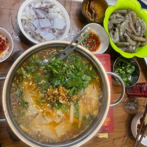 Cần gấp chị giúp việc nhà chung cư đi về ở quận 7