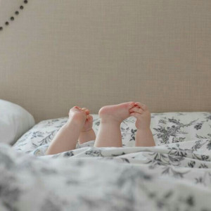 😊CẦN CÔ CHĂM BÉ LÀM ĐI VỀ NHÀ BÈ