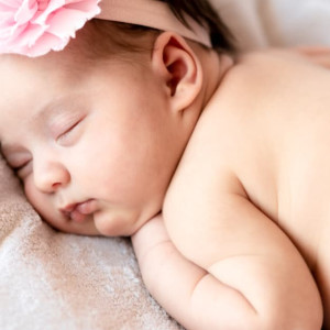 TÌM CÔ CHĂM BÉ 7 THÁNG  Ở QUẬN 3 LƯƠNG 13 TRIỆU