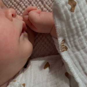 Cần cô chăm bé 2 tháng tuổi, yêu trẻ, hiền lành và sạch sẽ ở Thủ Đức