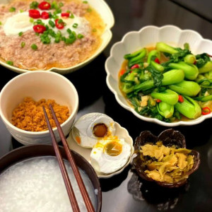 Em cần gấp chị nhận việc cho nhà 3 người ở bên Quận 2.