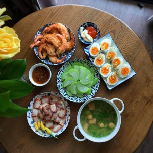 Nhà 3 Người Ở Quận 1 Cần Chị Giúp Việc Nhà Nấu Ăn.