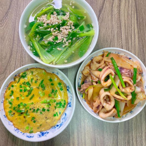 Tuyển gấp bếp chính quán ăn sáng, cơm trưa văn phòng ở Bình Thạnh