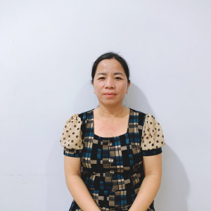 Chị Thúy , sn 1980 , người miền Tây đang tìm công việc chăm bé