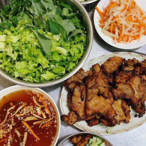 Gần nhà bệnh viện Quân Y 175, Gò Vấp, tuyển chị giúp việc bao ăn ở lại.