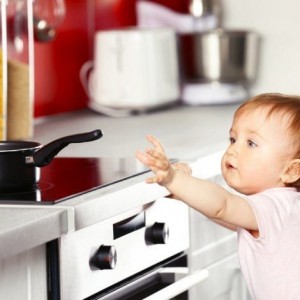 CẦN TÌM CÔ CHĂM BÉ 1 THÁNG TUỔI