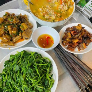 Em cần tuyển gấp chị giúp việc nhà, phụ bé ở Chung cư Belleza. Phạm Hữu lầu Q7