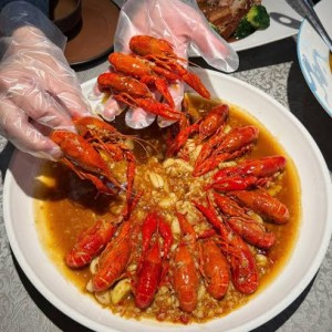 Công việc đi về quận 2 ( ở lại cũng được)