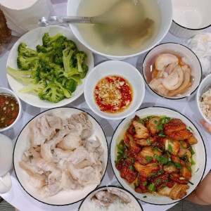 Nhà 2 vợ chồng – bé lớn đi học tìm chị giúp việc dưới 50 tuổi lương 11 triệu