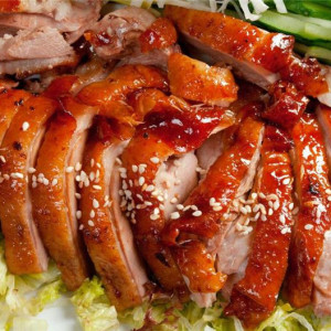 Tuyển Cô Phụ Quán Vịt Quay Quận 11 Bao Ăn Ở