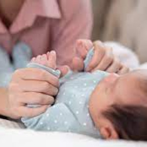 Bé Sơ Sinh Cần Tìm Cô Bảo Mẫu Chăm Sóc