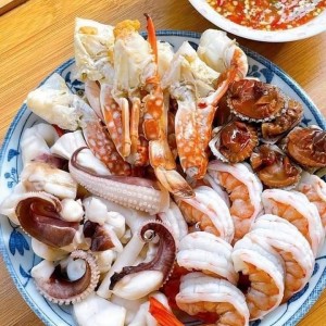 Tìm gấp chị chăm sóc bà 91 tuổi