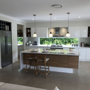 Tuyển chị giúp việc ăn ở lại.  Lương 12 triệu làm ở gần Landmark Bình Thạnh.