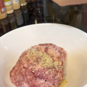 Tìm chị giúp việc nhà