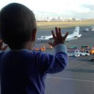 Cần tuyển gấp 1 cô chăm bé 10 tháng làm ăn ở lại tại Thủ Đức