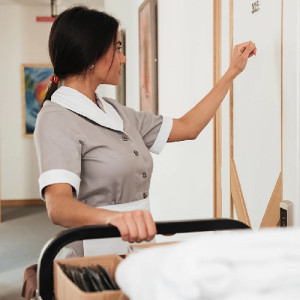 💥Em cần Gấp 1 chị làm Tạp Vụ Khách Sạn lương 10 triệu