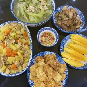 Hiện Em Đâng Cần Chị Đến Giúp Việc Ở Lại Ngày Tết