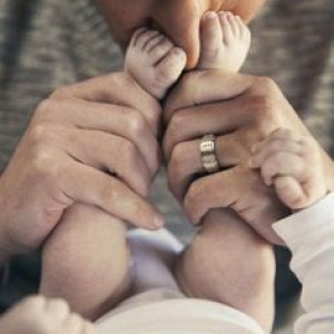 Cần tuyển gấp trong hôm nay cô chăm bé sanh đôi sơ sinh cùng mẹ ở Bình Thạnh