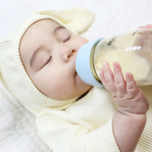 Vợ Chồng Em Cần Chị Chăm Bé Giỏi