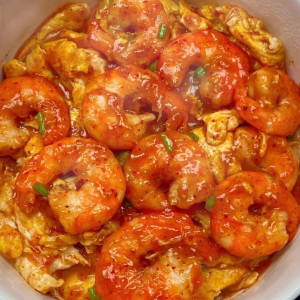 Cần Gấp chị giúp việc nhà ăn ở lại tại Q10 nhà chỉ 2 vợ chồng và 2 bé lớn lương 10tr